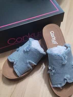NIB Corkys Frayed Light Blue Denim Slide Sandals
